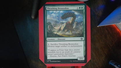 Thrashing Brontodon 216 The Lost Caverns of Ixalan MTG UC NM